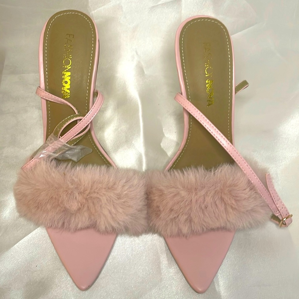 Fashion Nova Size 8 Fluffy Point Open Toe Sandal 6in Faux Leather Heels